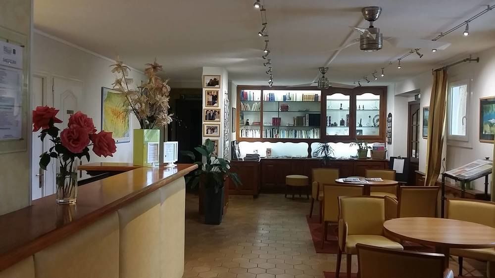 公主酒店 弗耐特·莱班斯 外观 照片